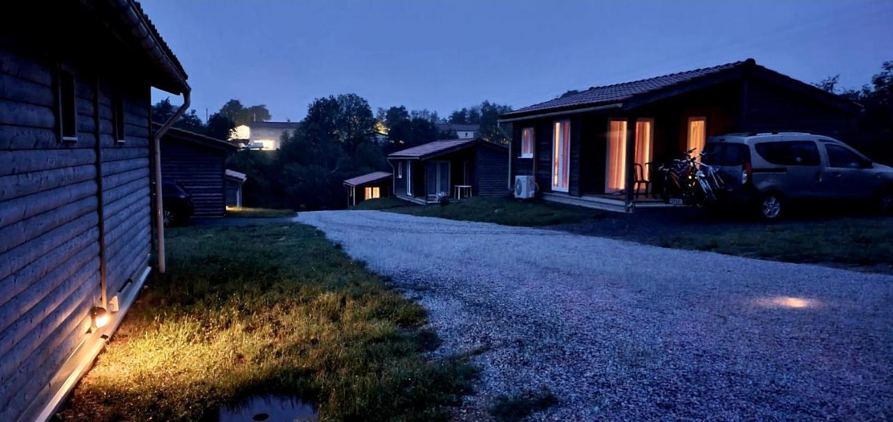 Les Chalets D Hermine Montredon-Labessonnié Exteriör bild